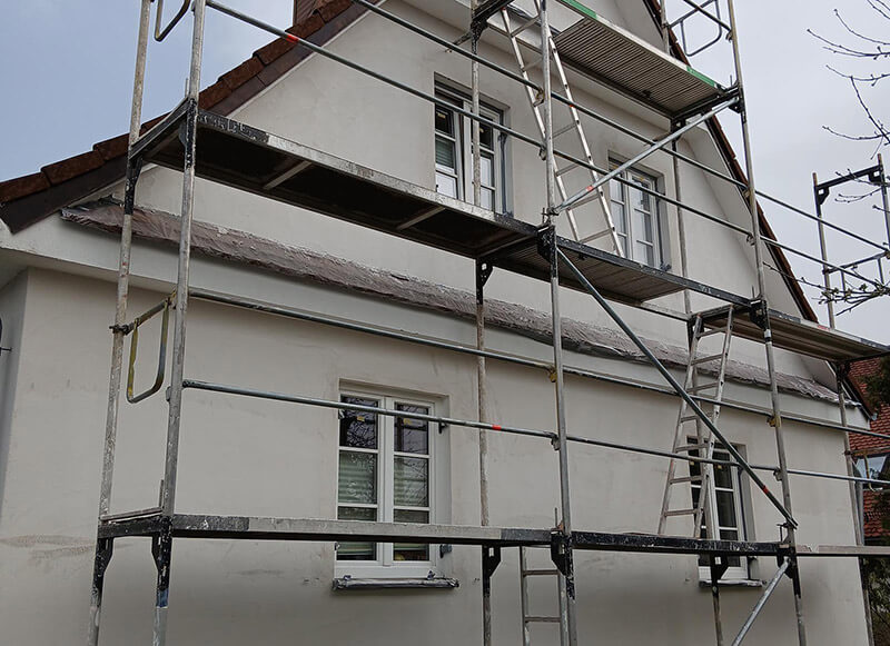 Referenz_Kokeladze_Fassadenanstrich_vorher Fassadenanstrich im Raum Bobingen bei Augsburg, die Fassade vorher